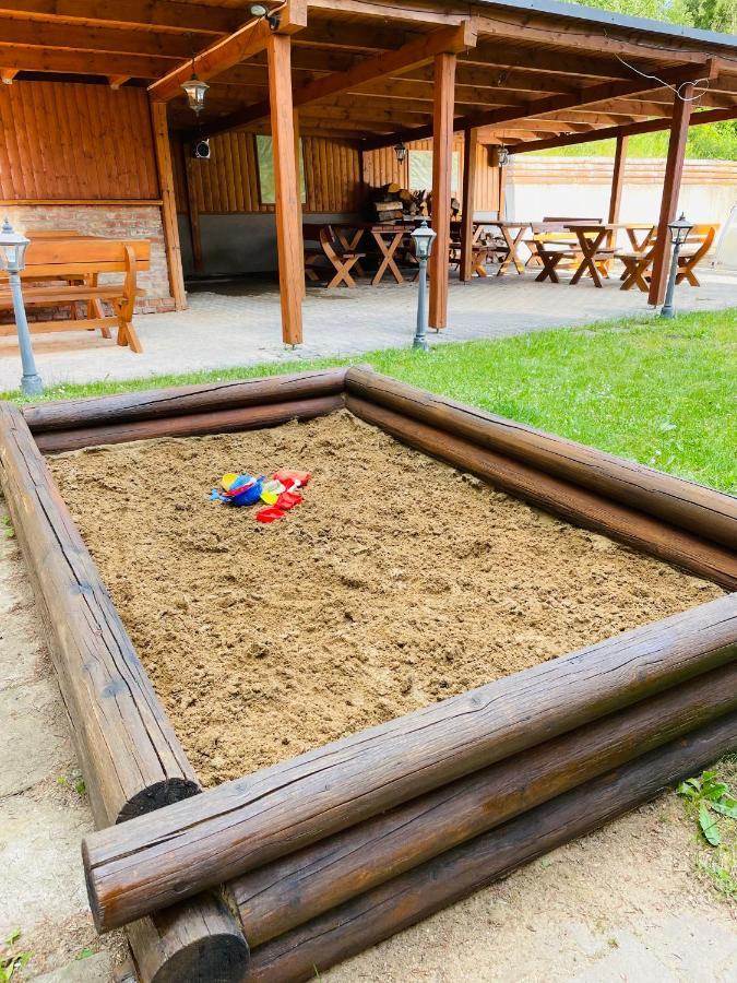 Hotel Penzion Horal Dolna Morawa Zewnętrze zdjęcie